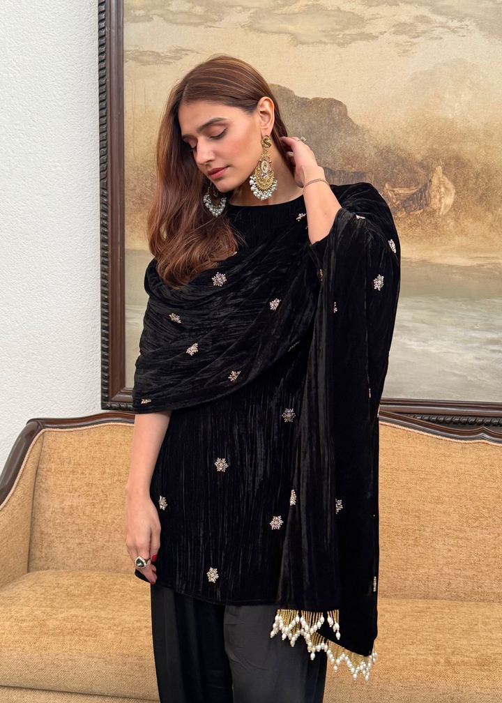 Seher velvet set (with attached dupatta)