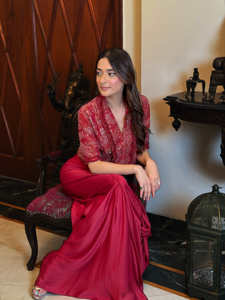 Itika Arora in Ruhani Set