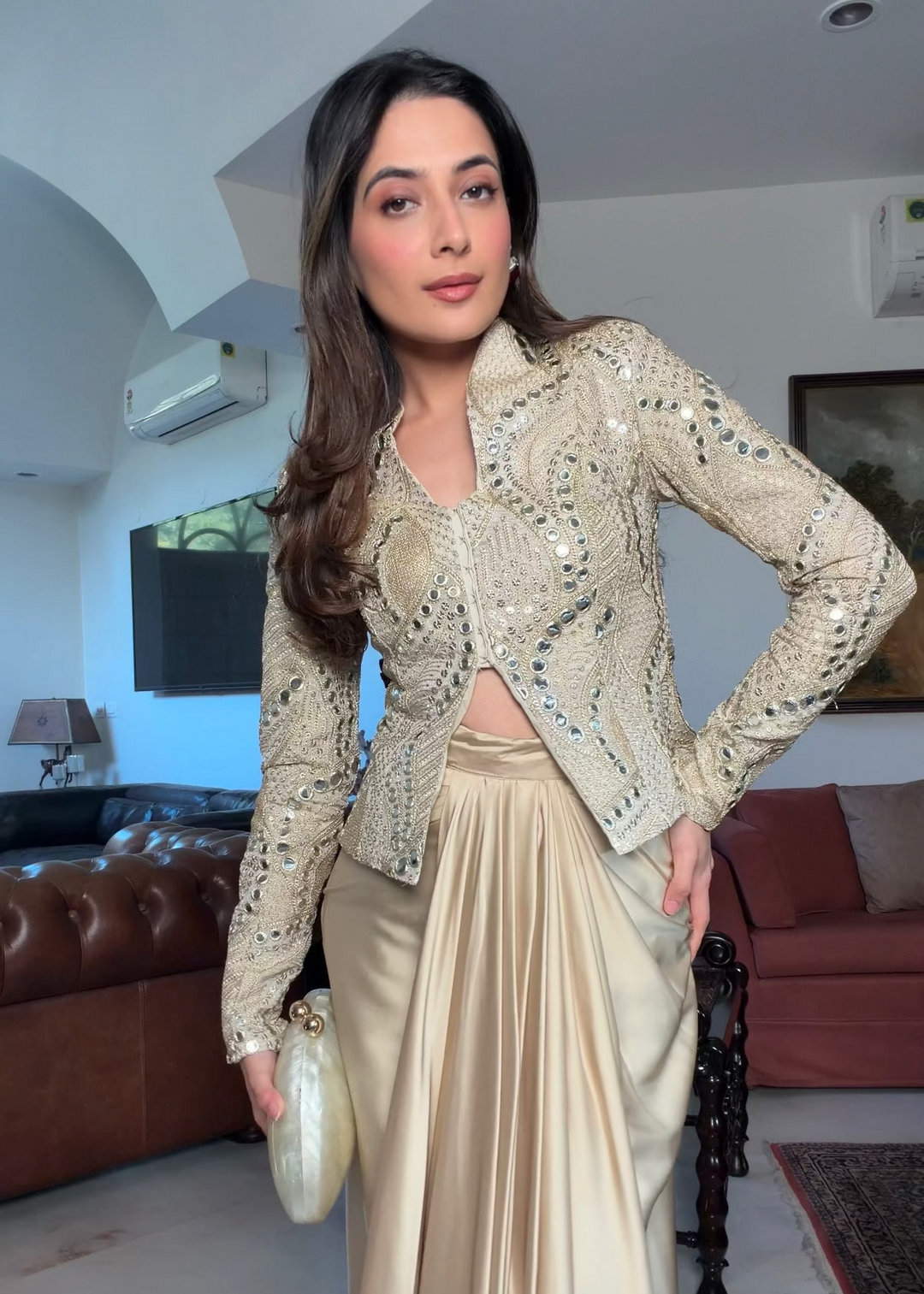 Itika Arora in Zareen Set