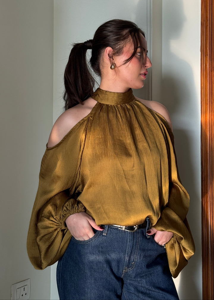 Medusa cold-shoulder Top