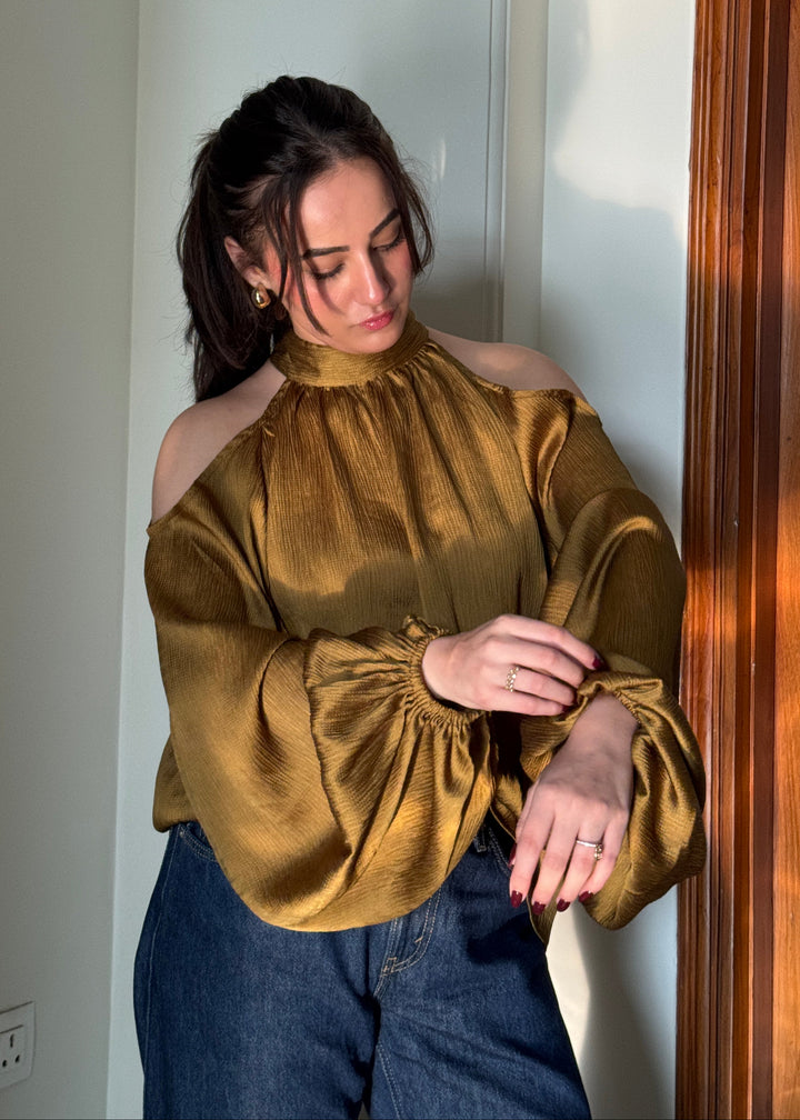 Medusa cold-shoulder Top