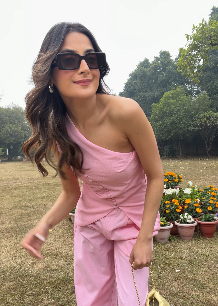 Itika Arora in Roma Co-ord set (Pink)