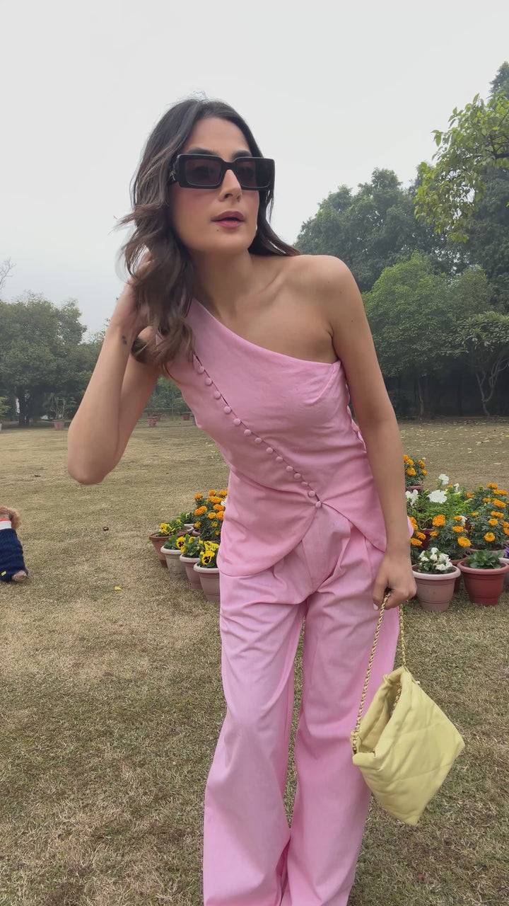 Itika Arora in Roma Co-ord set (Pink)