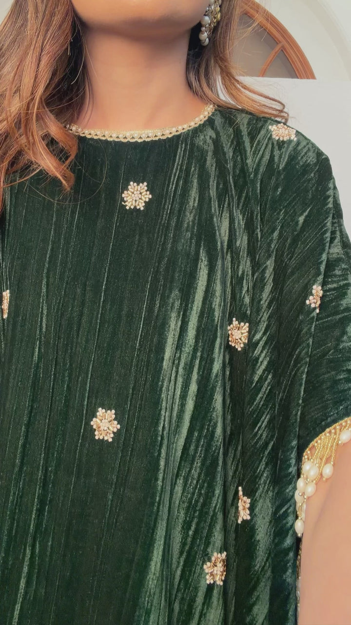 Itika Arora in Inayat Set