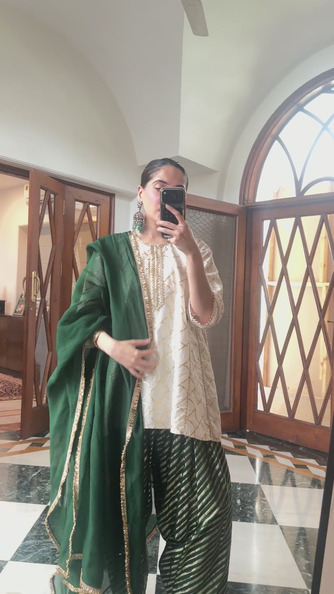 Itika Arora in Kumud set (Salwar Only)
